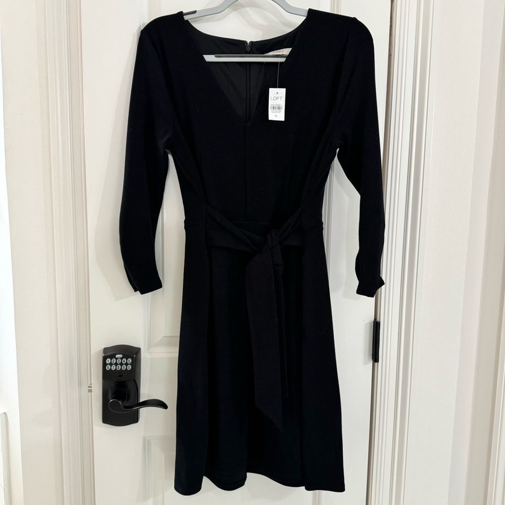 NWT Dress with tie waist belt and ruched arms